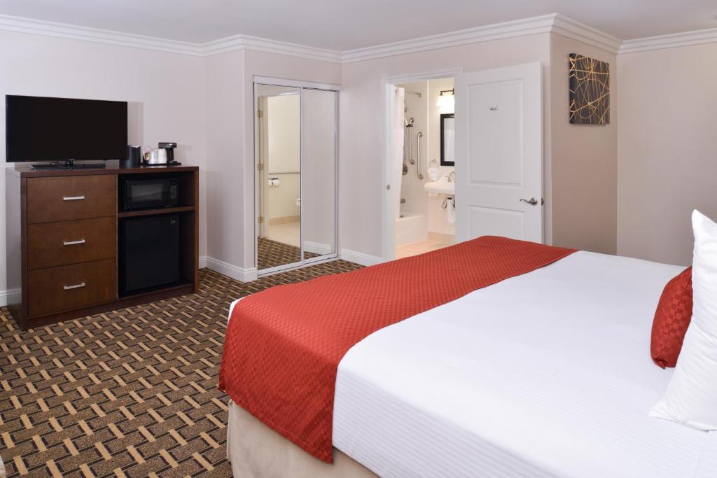 Best Western Plus LA Mid-Town Hotel - image 3