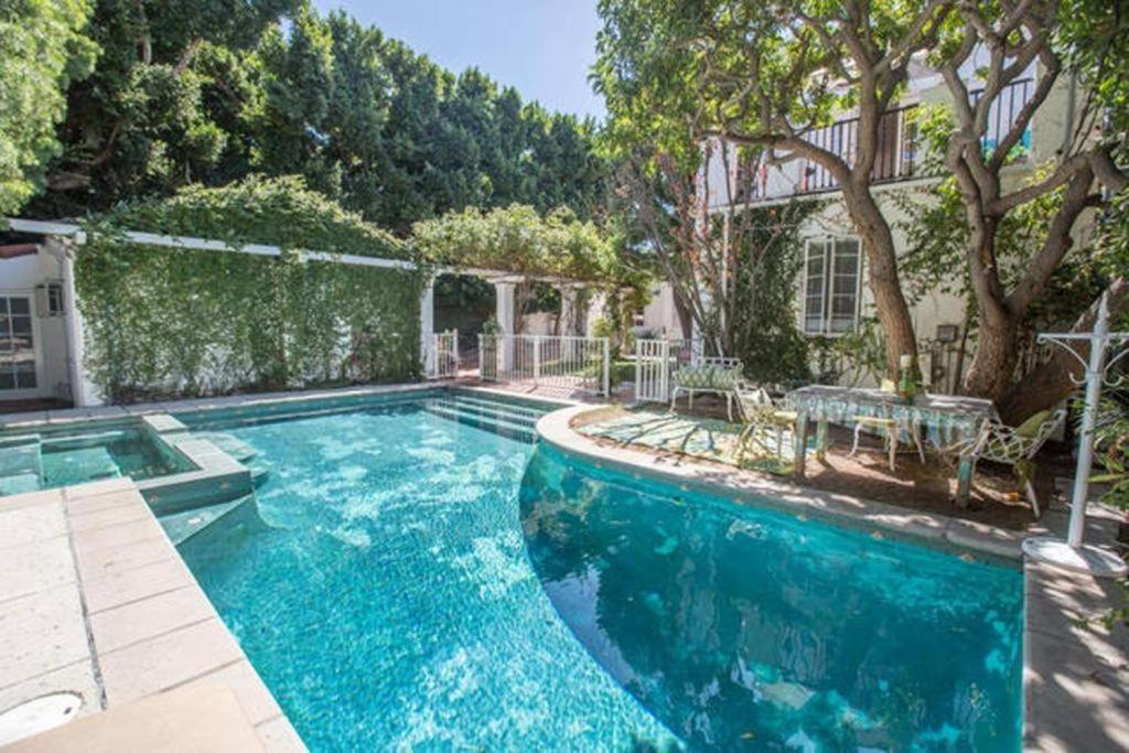 Beverly Hills Celebrity Home - main image