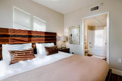 Hotel Style Furnished Suites in LA Beach Area - image 5