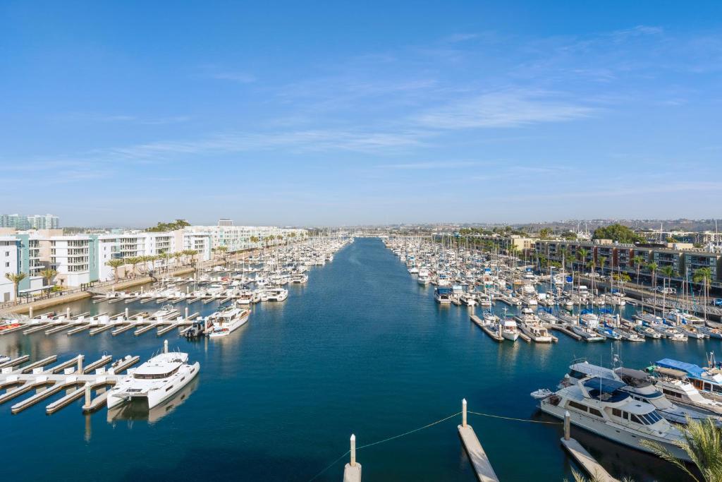 Courtyard by Marriott Marina del Rey - main image