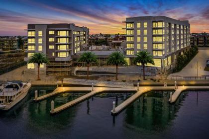 Courtyard by Marriott Marina del Rey - image 2