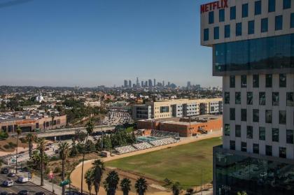 Hollywood Metropolitan Lofts - image 2