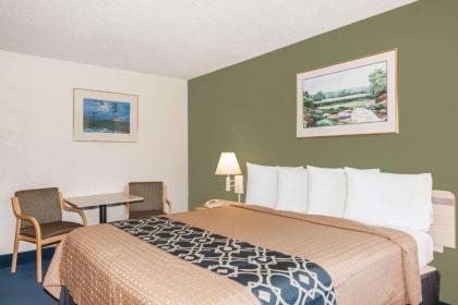 Travelodge by Wyndham Los Banos CA - image 14