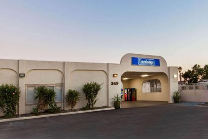 Travelodge by Wyndham Los Banos CA - image 8