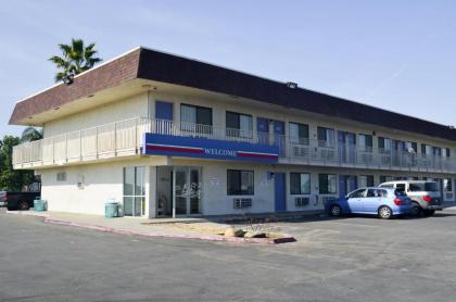 motel 6 Lost Hills  Buttonwillow Racetrack