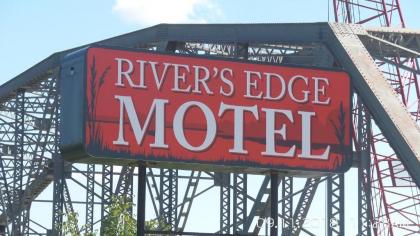 Rivers EDGE MOTEL - image 4