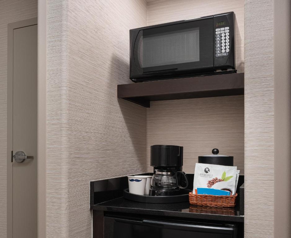 Hampton Inn Boulder/Louisville - image 2