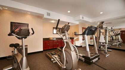 Best Western Plus Louisville Inn & Suites - image 4