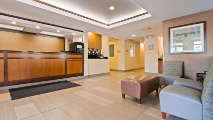 Best Western Plus Louisville Inn & Suites - image 9