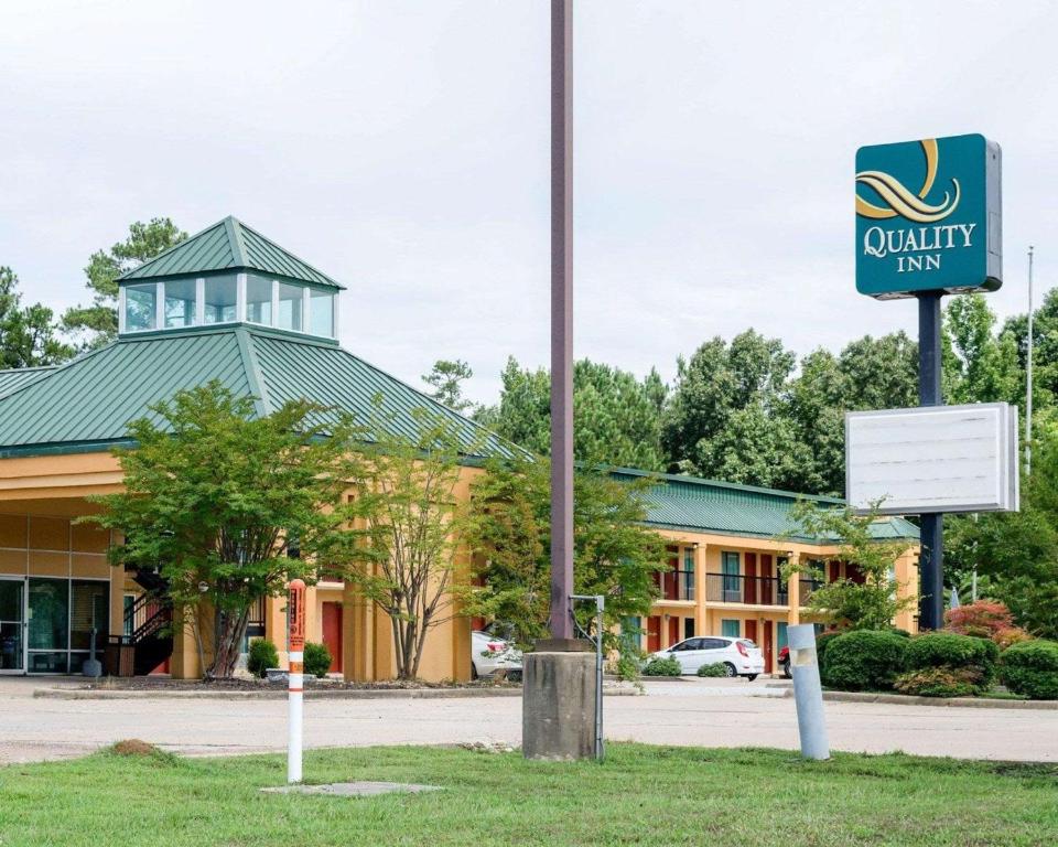 Quality Inn Louisville - main image