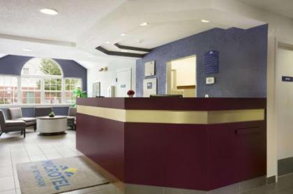 Microtel Inn By Wyndham Louisville East - image 5