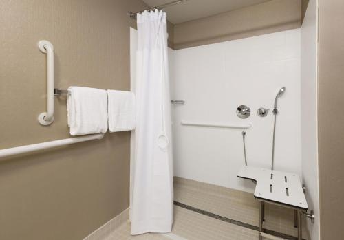 SpringHill Suites Louisville Hurstbourne/North - image 5