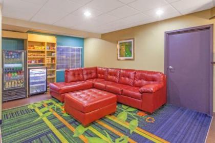 Ramada by Wyndham Louisville Expo Center - image 5