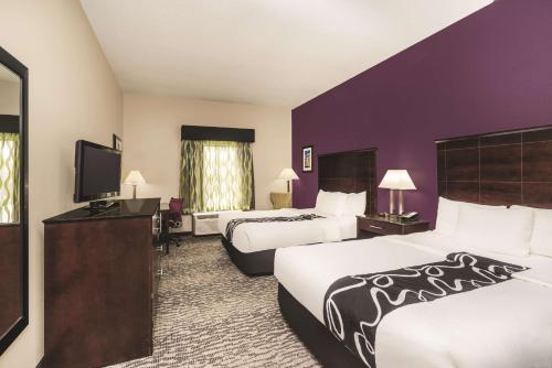 La Quinta by Wyndham Louisville - image 3