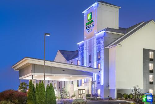 Holiday Inn Express Hotel & Suites Louisville East an IHG Hotel - main image