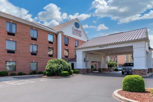 Comfort Suites Airport Louisville - main image