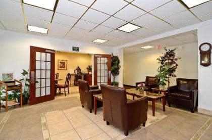 Americas Best Value Inn Louisville - image 4