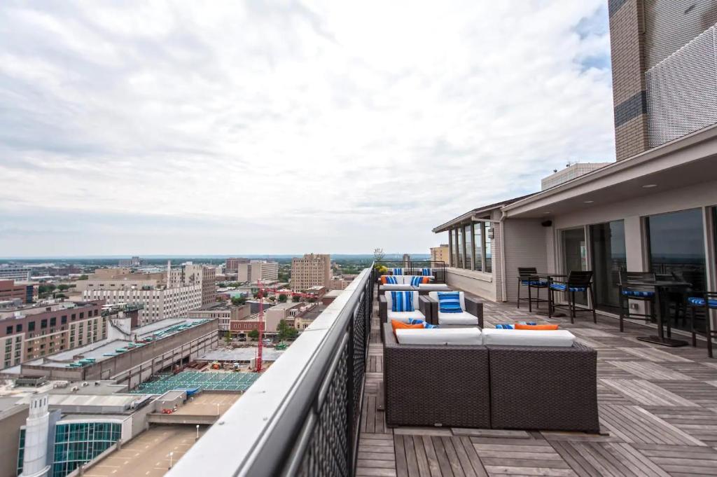 TWO Bold 1 BR CozyStays for your Louisville Getaway - main image