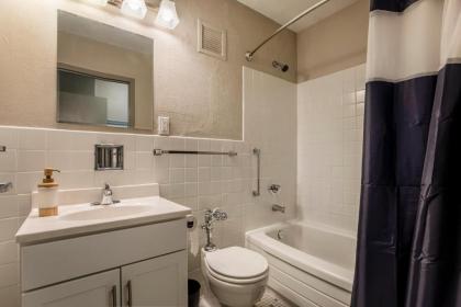 TWO Bold 1 BR CozyStays for your Louisville Getaway - image 16