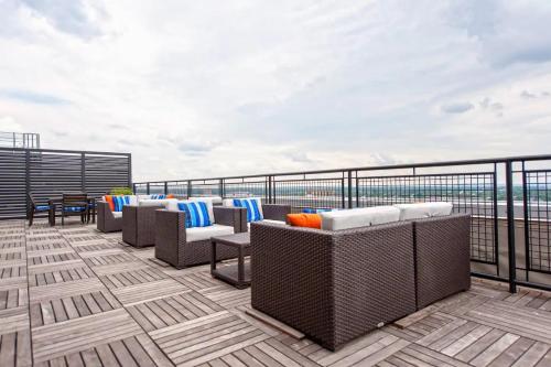 Great Rooftop Downtown CozyStays on 3rd street! - image 4