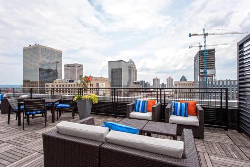 Great Rooftop Downtown CozyStays on 3rd street! - image 5