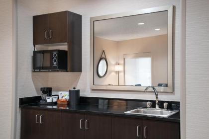 Hampton Inn Loveland - image 11