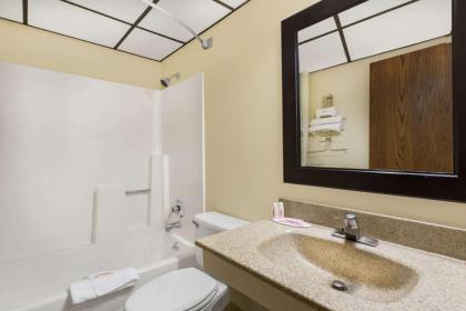 Travelodge by Wyndham Loveland/Fort Collins Area - image 5