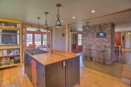 Charming Farmhouse on 17 Acres with Mtn Views! - image 4