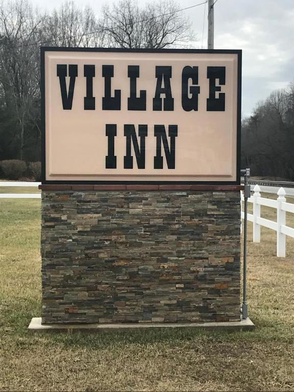 Village Inn - main image