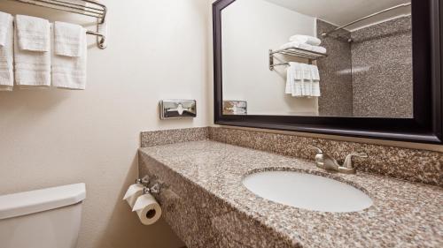 SureStay Plus Hotel by Best Western Lubbock Medical Center - image 2