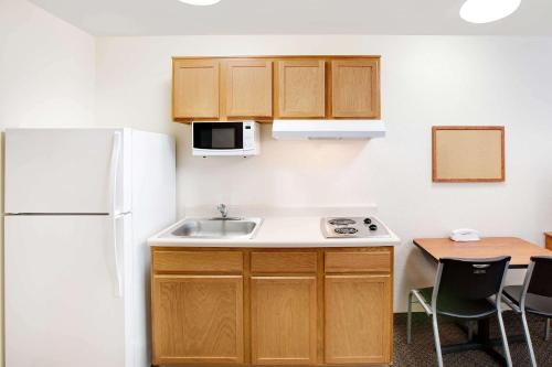 WoodSpring Suites Lubbock West - image 5