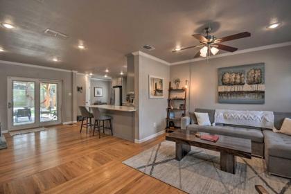 Stylish Home - Walk to Texas Tech University! - image 4