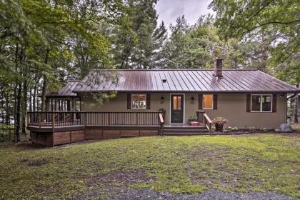 Spacious Luxury Cabin with Deck and Dock on Bone Lake - image 7