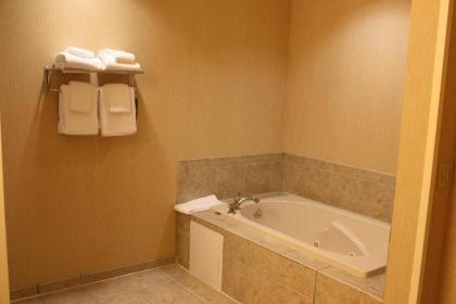 Holiday Inn Express - Ludlow - Chicopee Area an IHG Hotel - image 2