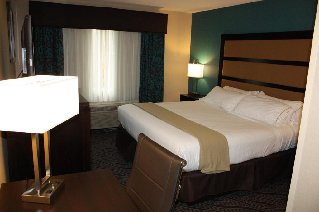 Holiday Inn Express - Ludlow - Chicopee Area an IHG Hotel - image 3