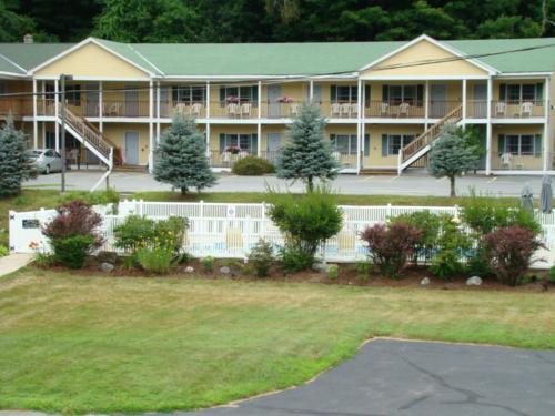 Ludlow Colonial Motel - image 5