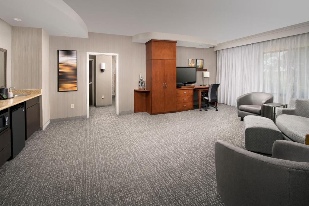 Courtyard by Marriott Lufkin - image 3