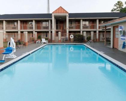 Quality Inn & Suites Lufkin - image 8