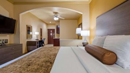 Best Western Plus Crown Colony Inn & Suites - image 12