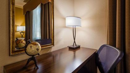 Best Western Plus Crown Colony Inn & Suites - image 13