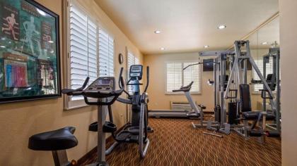 Best Western Plus Crown Colony Inn & Suites - image 4