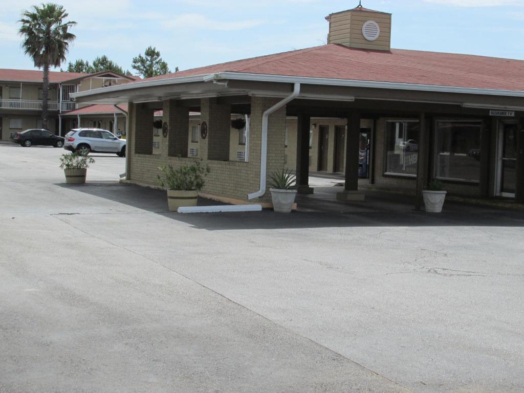 Lufkin Inn - main image