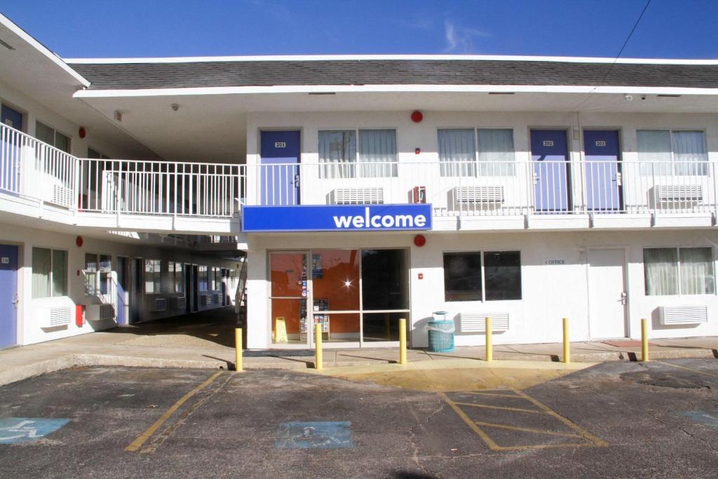 Motel 6-Lufkin TX - image 4