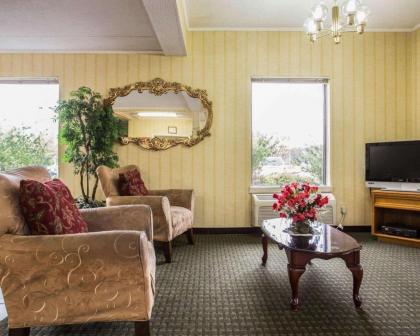 Econo Lodge Inn & Suites Lugoff - image 3