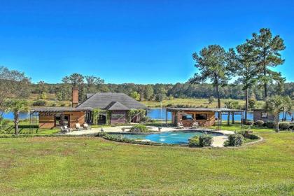 Cottage by the Pond on Gorgeous Expansive Estate Lugoff South Carolina