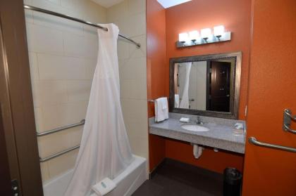 Best Western Plus Longhorn Inn & Suites - image 8