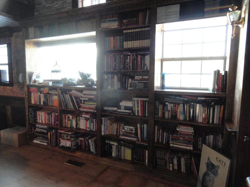 Book Nook Inn - image 5