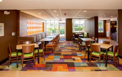 Fairfield Inn by Marriott Lumberton - image 9