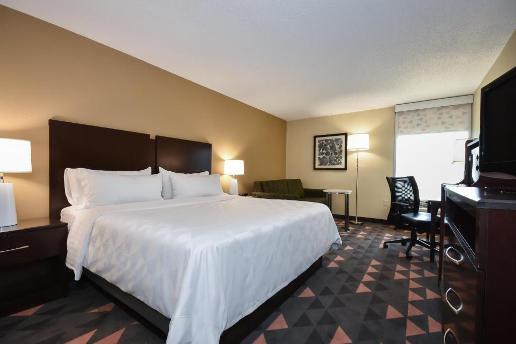 Holiday Inn Lumberton an IHG Hotel - image 3