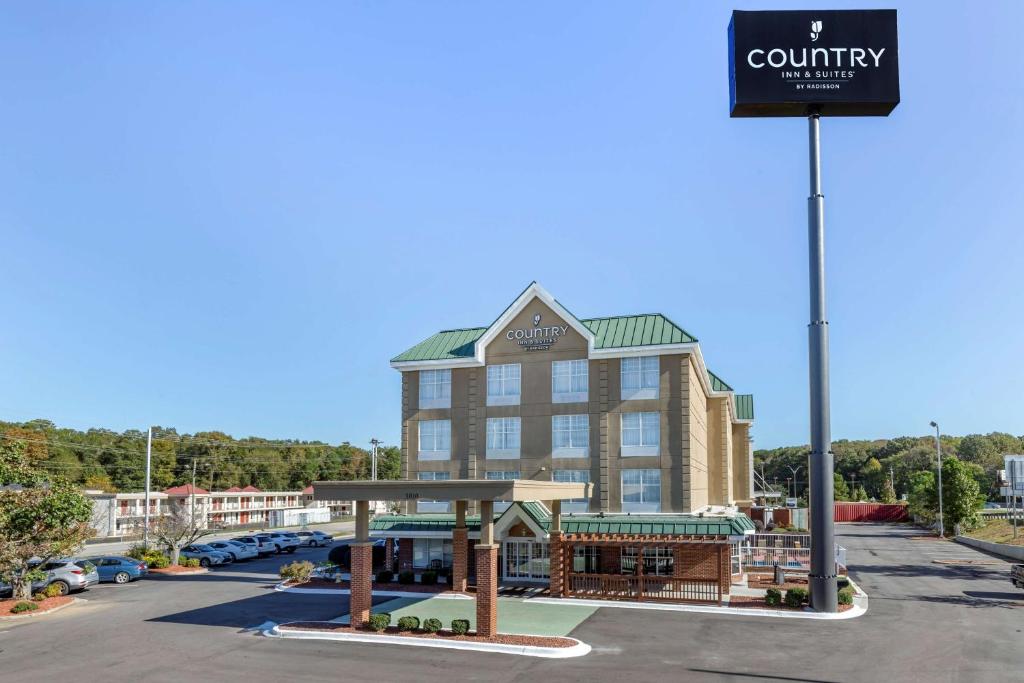 Country Inn & Suites by Radisson Lumberton NC - main image